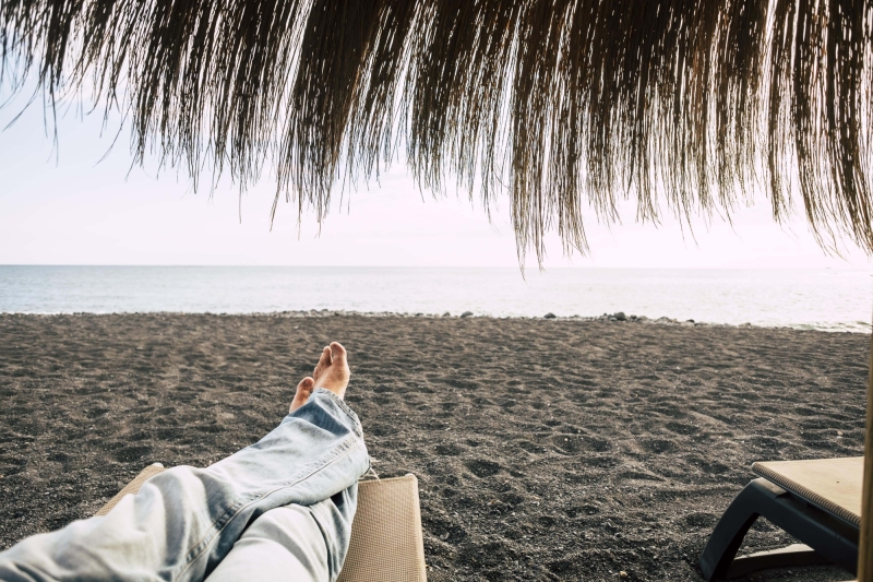 Man feet point of view of holiday vacation and bea 2025 03 07 19 06 33 utc min